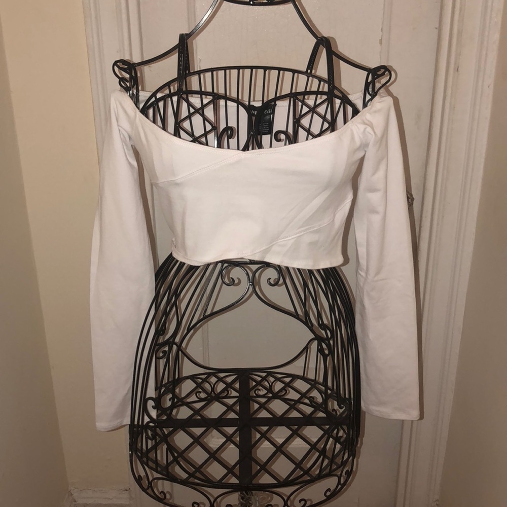 Wet Seal off the shoulder crop top / L